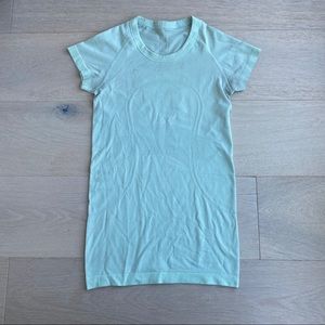Lululemon T-Shirt